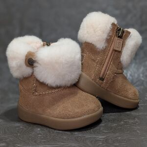 UGG Infant Ramona Brown Suede Boots Size 0/1 XS Faux Fur Lining
